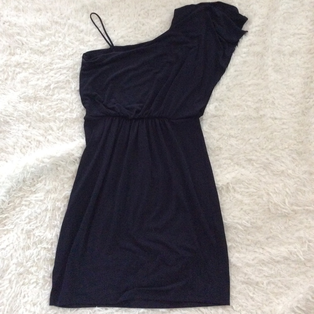 One shoulder dress